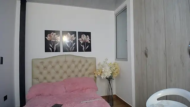 pinky_f00x Chat XXX live