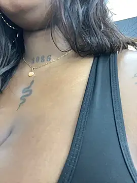 SarahBleer 现场XXX聊天