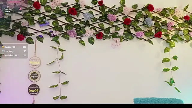 saraBowのライブXXXチャット