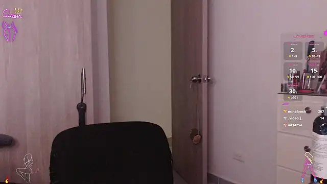 Chat +18 de scarlett_diamond11 ao vivo