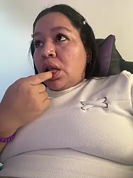 Lovelipsbig: онлайн-секс-чат