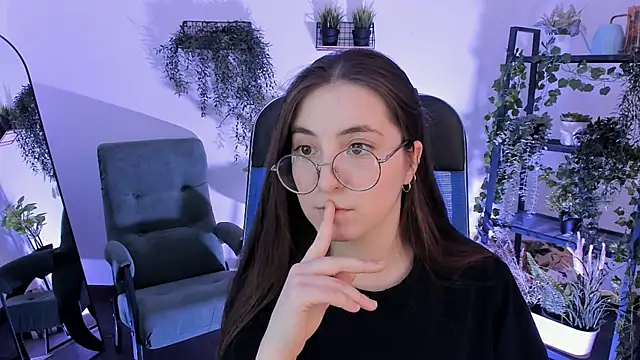 VirtuallVoyant Live XXX Chat