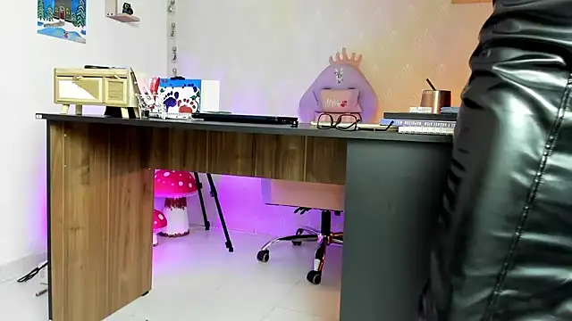 Czat XXX na żywo – Alaia_Love77