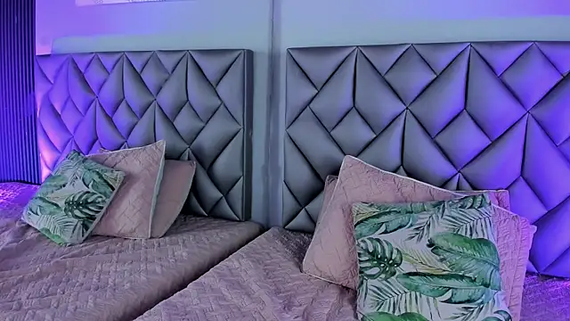 Chatroom XXX en direct de Kitty_Dollyy