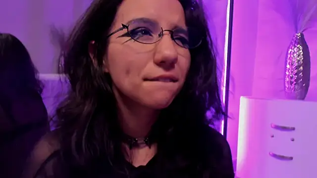 Онлайн чат XXX HollyPeach