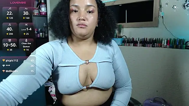 SofiaRoyal2308's Live XXX Chat