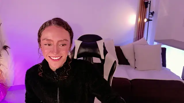 ChloeMoreti's Live XXX Chat