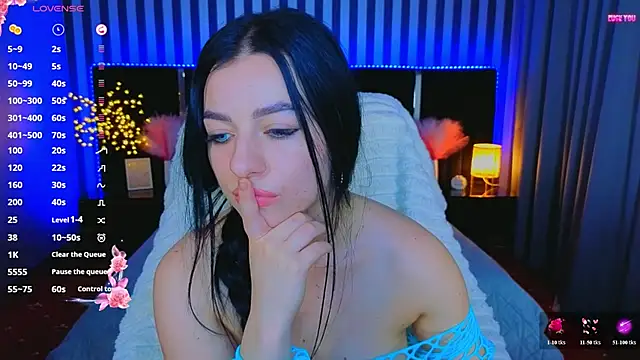 Вебкам-шоу KitnissKiss