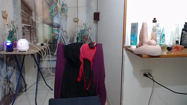 curly_greeneyedn Live XXX chat