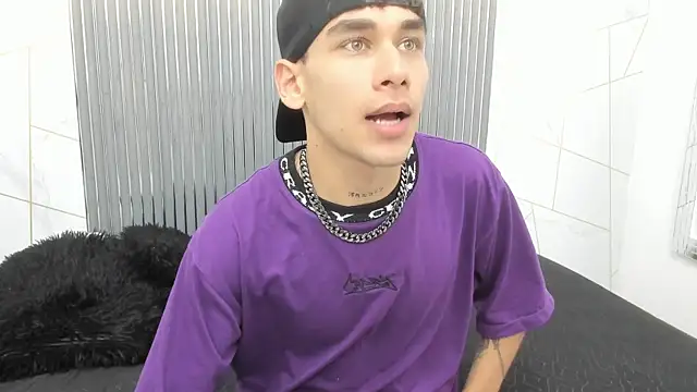 Kitsune_44 Live XXX-chat