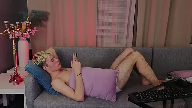 Show modela KevinParke na web-kameri