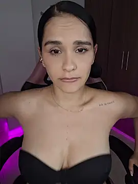 heyshaa Chat XXX live