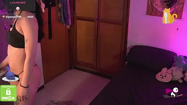 Katyroronoa live XXX chat