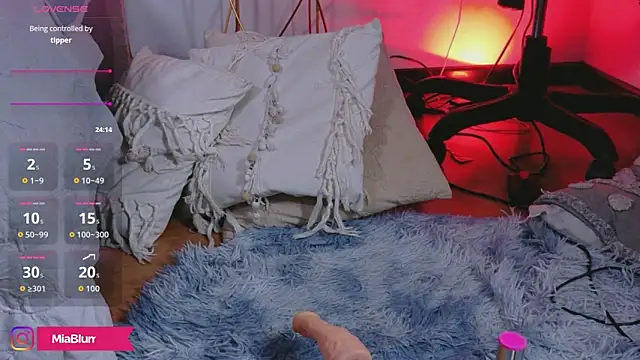 MiiaBlumm_ live XXX chat