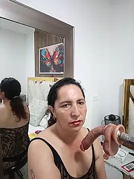 Luna_Naughty1 Adlı Modelin Canlı XXX Sohbeti