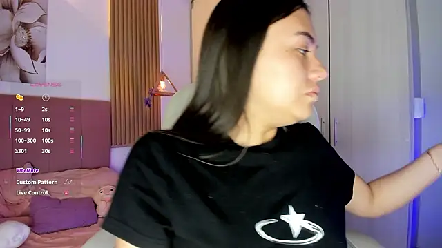 mia_nevaeh Live XXX-chat