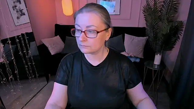 AlexandraKind Adlı Modelin Canlı XXX Sohbeti