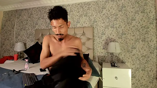 NoaahTylor 现场XXX聊天