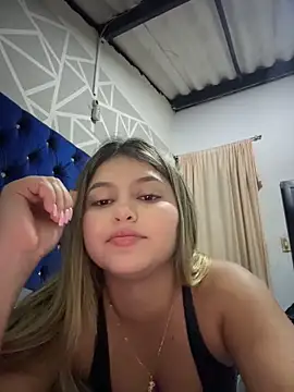 lunablossom_'s Webcam Show