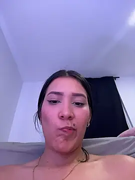 IsabellaJoness_のライブXXXチャット