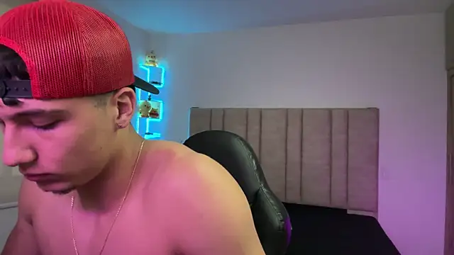 Chatroom XXX en direct de CHRIS_MORGAN1