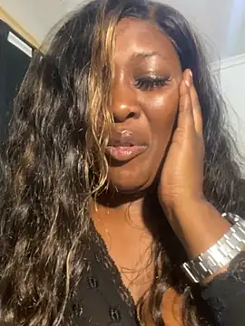 Cardiebae89 即時 XXX 聊天