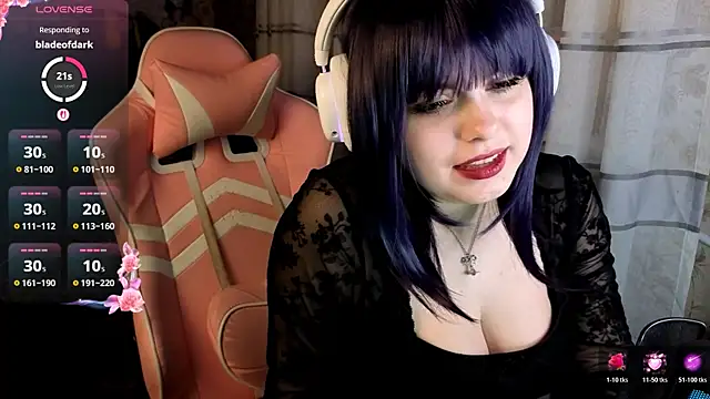 KristiBloom's Live XXX Chat