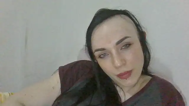 Trinsy_Love élő XXX-chatje
