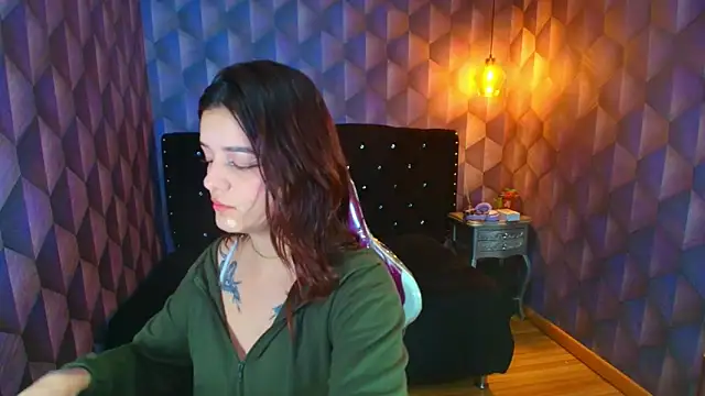 Chatroom XXX en direct de LiaHarryis