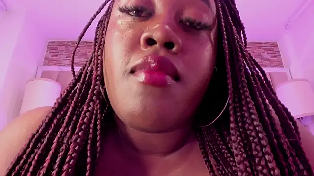 ShaniaBrownn: онлайн-секс-чат