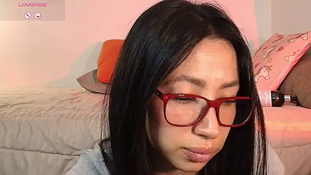 Chatroom XXX en direct de lilyy_evanss