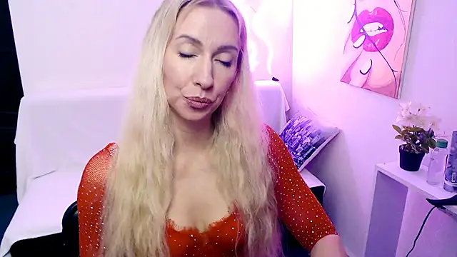 دردشة Cute_Smile_Shy الجنسية المباشرة