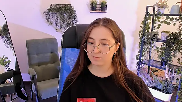 VirtuallVoyant's Live XXX Chat