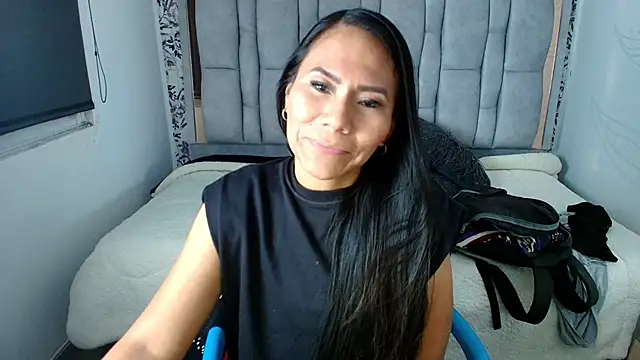 Keyla_Brunette_のライブXXXチャット