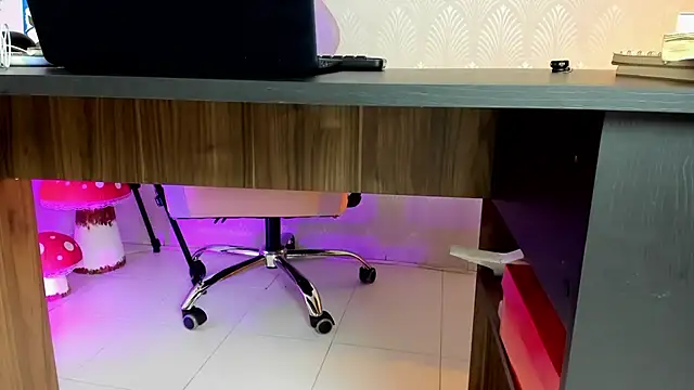 Chat +18 de Alaia_Love77 ao vivo