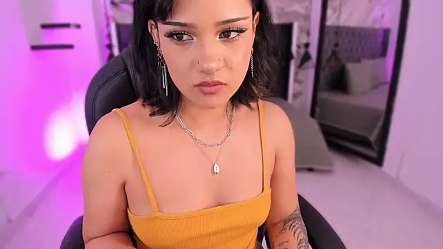 Chatroom XXX en direct de renee_shelby_