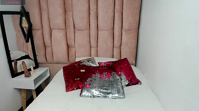 Chatroom XXX en direct de Issa_Milf__