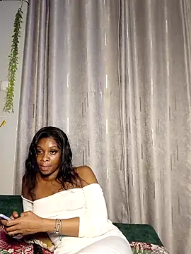 Yoyo-__: онлайн-секс-чат