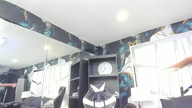 rave_connor's Live XXX Chat