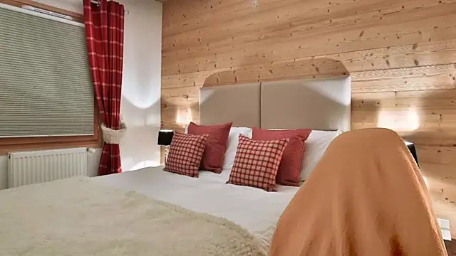 Show modela Mystery-Grandmother na web-kameri