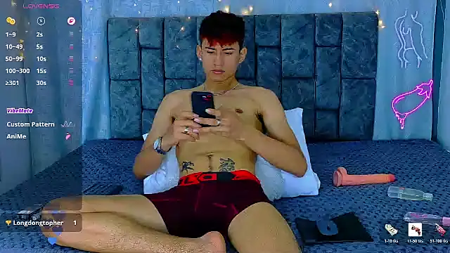 NicolasTorrez's Live XXX Chat