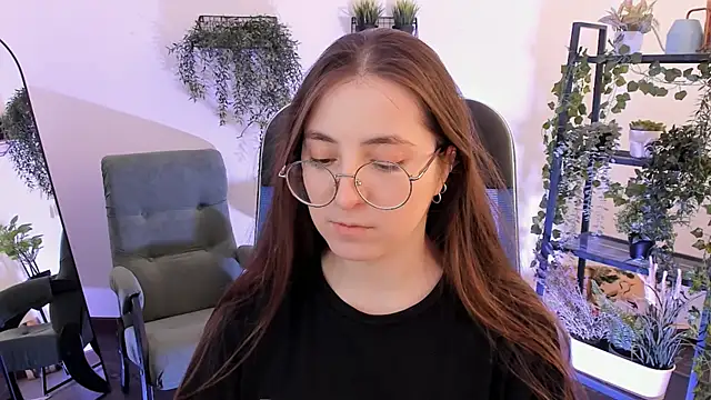 VirtuallVoyant's Live XXX Chat