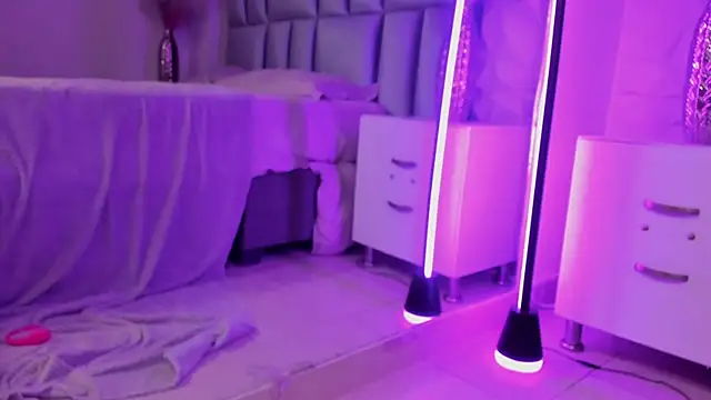 Chatroom XXX en direct de HollyPeach