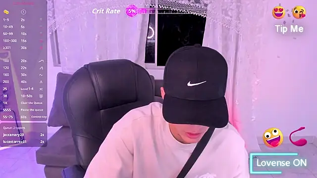 Show modela NickyyFlow na web-kameri