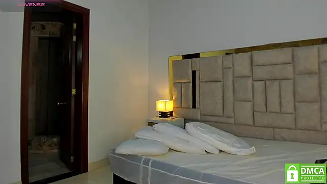 valtira_nova Chat XXX in diretta