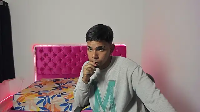 isaac_master77 Chat XXX live