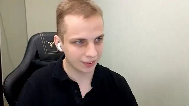 MarkooaaのライブXXXチャット