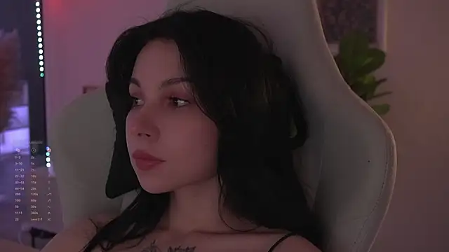 Akaruiiii: онлайн-секс-чат