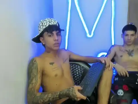 _latinhot_420_'s Webcam Show