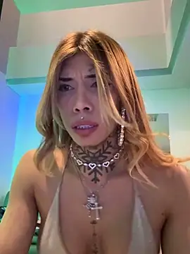 caroline_cosseiのウェブカメラショー